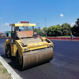 中建土木通榆路快速通道项目沥青中面层首件施工告捷，土石方工程奠定坚实基础